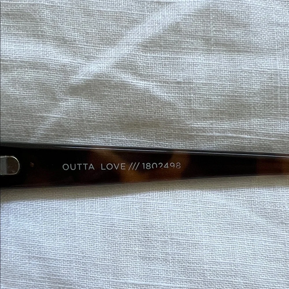 Le Specs Outta Love in Brown Tort Green Mono Sunglasses - Picture 3 of 6